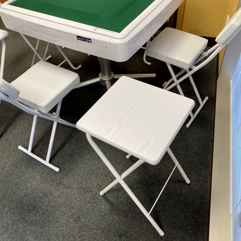 自動麻雀卓、椅子4脚、サイドテーブル4つ-
